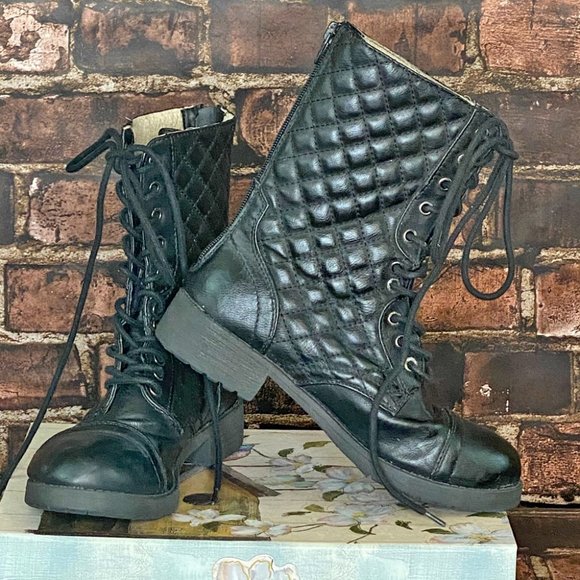 Joe Boxer Shoes - Joe Boxer Quilted Mid-Calf Black Boots Women's Size 6 Lace Up with Back Zippers